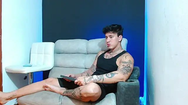 Snapshot of JUSTIN_FULLER1 chatting on April 22, 2026, 10:22 pm JUSTIN FULLER1 online show from April 22, 2026, 10:22 pm