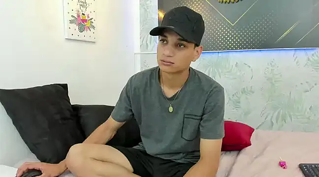 Snapshot of JordanAndAndrew chatting on January 27, 2025, 7:24 pm JordanAndAndrew online show from January 27, 2025, 7:24 pm