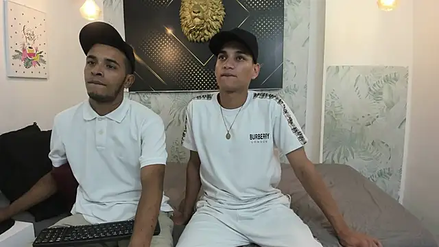 Snapshot of JordanAndAndrew chatting on February 19, 2025, 7:38 pm JordanAndAndrew online show from February 19, 2025, 7:38 pm