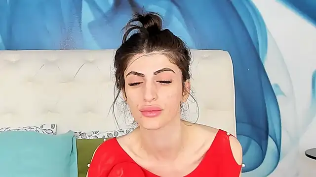 SkinnyDolly online show from November 29, 2025, 3:20 am