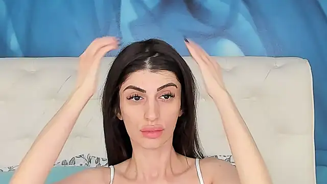 SkinnyDolly online show from December 2, 2025, 3:12 am