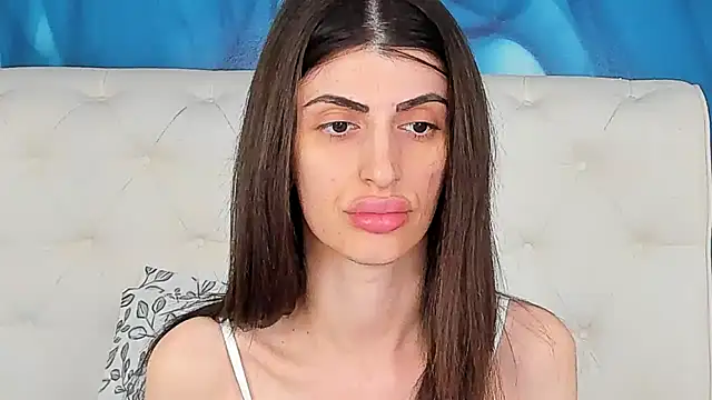 SkinnyDolly online show from May 28, 2026, 2:31 am