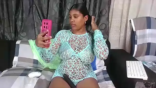 Lilmisskay18 online show from June 15, 2026, 4:09 pm