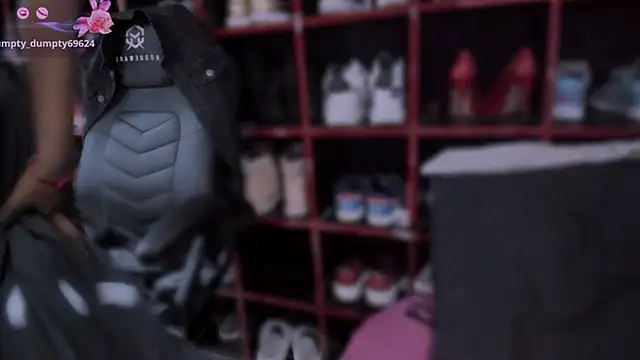 Snapshot of Indianbrownie chatting on December 24, 2024, 12:55 am Indianbrownie online show from December 24, 2024, 12:55 am