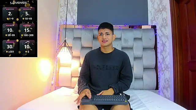 Snapshot of ander_deimond_ chatting on January 7, 2025, 12:41 pm ander deimond online show from January 7, 2025, 12:41 pm