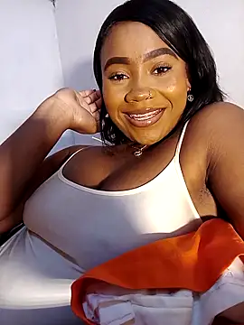 Snapshot of Abril_Storm chatting on October 12, 2025, 9:03 pm Abril Storm online show from October 12, 2025, 9:03 pm