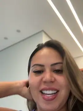 lariic online show from February 19, 2026, 8:38 pm