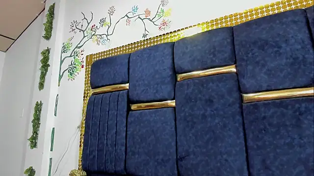 skaysanchez1 online show from November 13, 2025, 8:08 pm