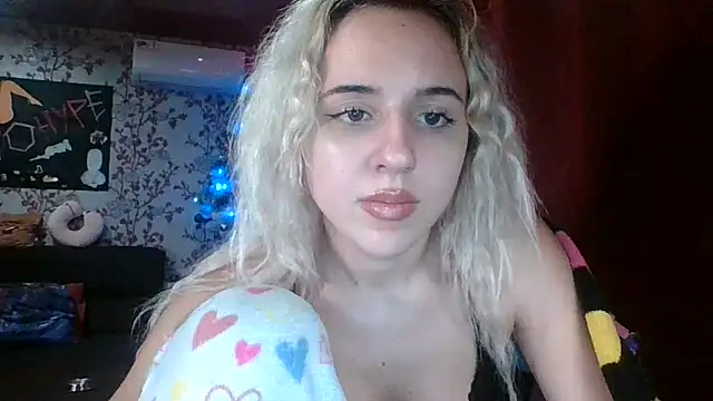 Snapshot of Puregirlaa chatting on January 28, 2025, 7:10 pm Puregirlaa online show from January 28, 2025, 7:10 pm