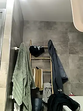 bogland33 online show from September 30, 2025, 6:02 pm