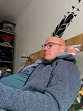 bogland33 online show from October 19, 2025, 11:55 am