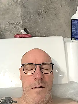 bogland33 online show from October 25, 2025, 12:56 pm