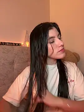 ARITOO  online show from October 25, 2025, 6:32 am