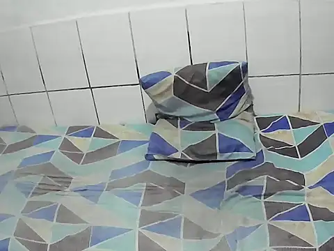 pierdona online show from November 28, 2025, 7:27 pm