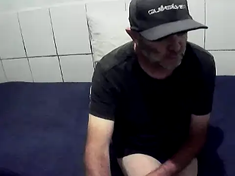 pierdona online show from April 17, 2026, 8:01 pm