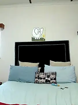 contagiousqueen online show from February 13, 2026, 7:15 am