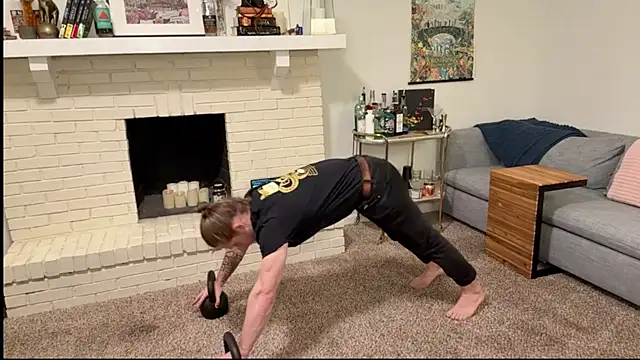 Snapshot of DaddydayDrinkzz chatting on December 3, 2024, 7:43 am DaddydayDrinkzz online show from December 3, 2024, 7:43 am