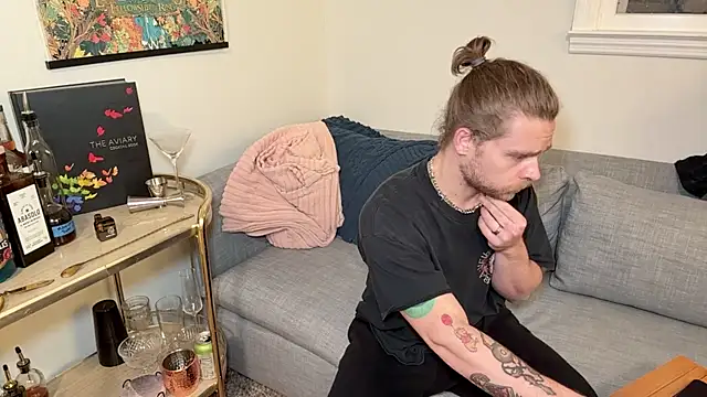 Snapshot of DaddydayDrinkzz chatting on December 5, 2024, 7:05 am DaddydayDrinkzz online show from December 5, 2024, 7:05 am