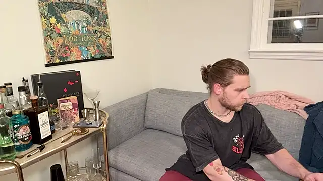 Snapshot of DaddydayDrinkzz chatting on December 18, 2024, 6:21 am DaddydayDrinkzz online show from December 18, 2024, 6:21 am