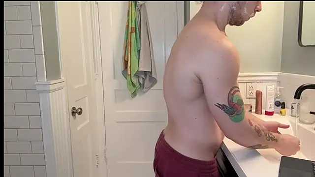 Snapshot of DaddydayDrinkzz chatting on January 31, 2025, 6:57 am DaddydayDrinkzz online show from January 31, 2025, 6:57 am