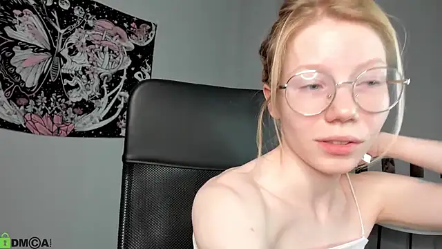 Esme Runn online show from May 28, 2026, 3:37 am