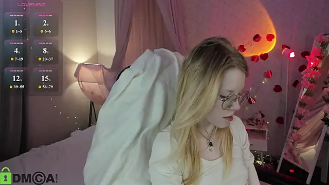 Esme Runn online show from July 15, 2026, 3:12 am