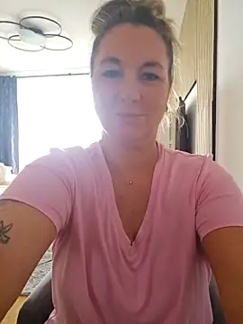 Snapshot of Bitch_MILF6 chatting on September 14, 2025, 8:02 am Bitch MILF6 online show from September 14, 2025, 8:02 am