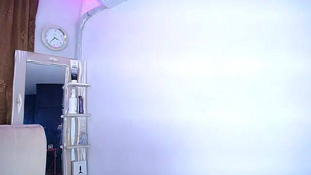 alaia 03 online show from January 27, 2025, 3:39 pm