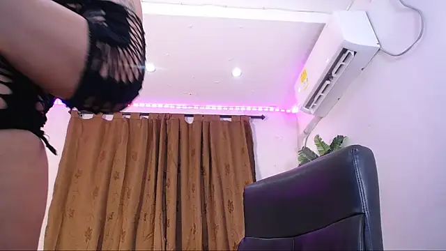 alaia 03 online show from September 12, 2025, 11:32 am