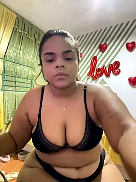 Evabigass online show from November 7, 2025, 8:09 pm