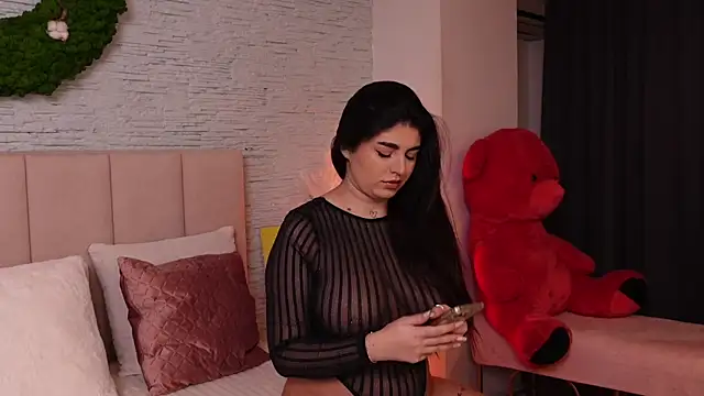 RachelSwaan online show from January 21, 2025, 7:04 am