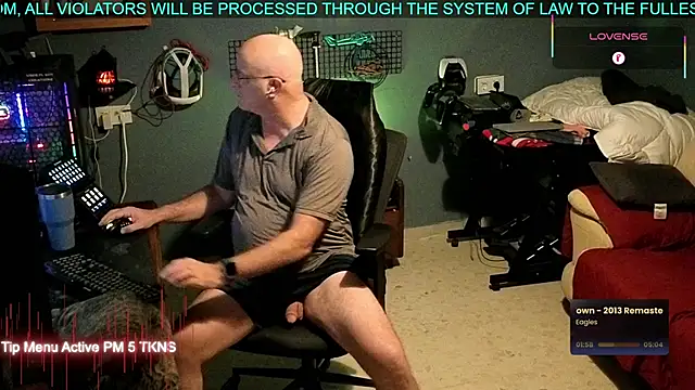 Snapshot of Pilot_Dave_69 chatting on October 26, 2025, 5:24 am Pilot Dave 69 online show from October 26, 2025, 5:24 am