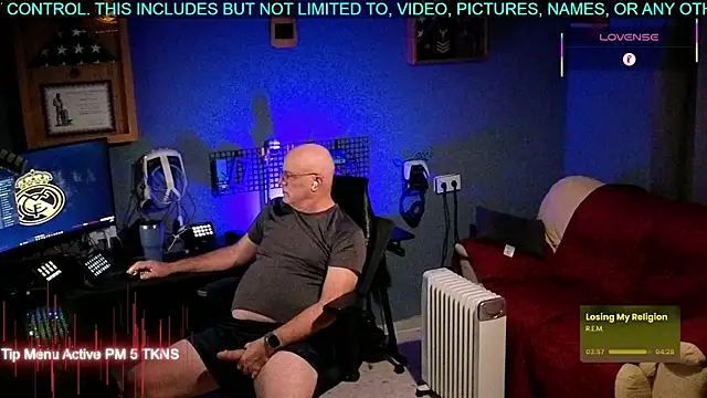 Snapshot of Pilot_Dave_69 chatting on November 18, 2025, 4:50 am Pilot Dave 69 online show from November 18, 2025, 4:50 am