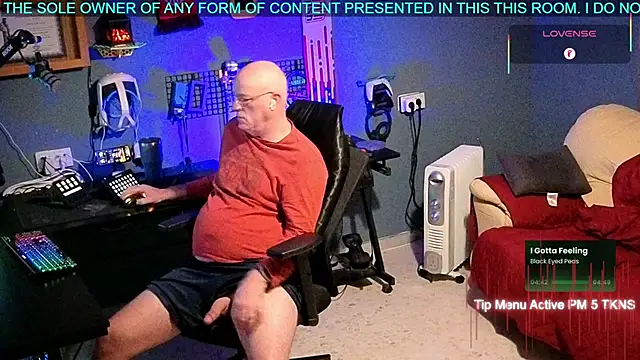 Snapshot of Pilot_Dave_69 chatting on November 21, 2025, 6:23 am Pilot Dave 69 online show from November 21, 2025, 6:23 am