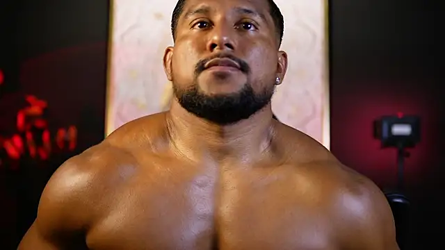 Snapshot of CallumMuscle chatting on October 19, 2025, 5:13 pm CallumMuscle online show from October 19, 2025, 5:13 pm