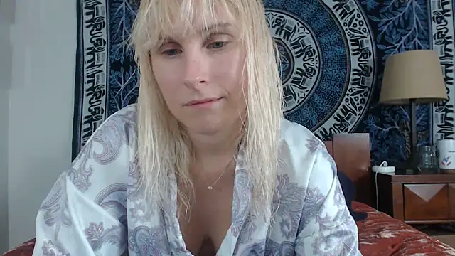 Snapshot of Cutikatxoxo chatting on December 20, 2024, 2:08 am Cutikatxoxo online show from December 20, 2024, 2:08 am