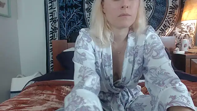 Snapshot of Cutikatxoxo chatting on December 27, 2024, 2:04 am Cutikatxoxo online show from December 27, 2024, 2:04 am