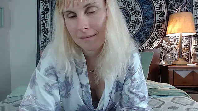 Snapshot of Cutikatxoxo chatting on January 9, 2025, 2:11 am Cutikatxoxo online show from January 9, 2025, 2:11 am