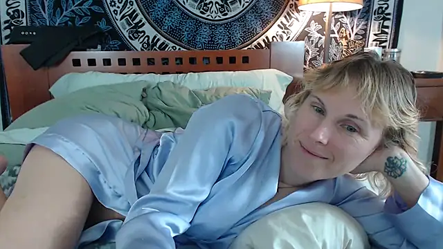 Snapshot of Cutikatxoxo chatting on February 14, 2025, 2:07 am Cutikatxoxo online show from February 14, 2025, 2:07 am