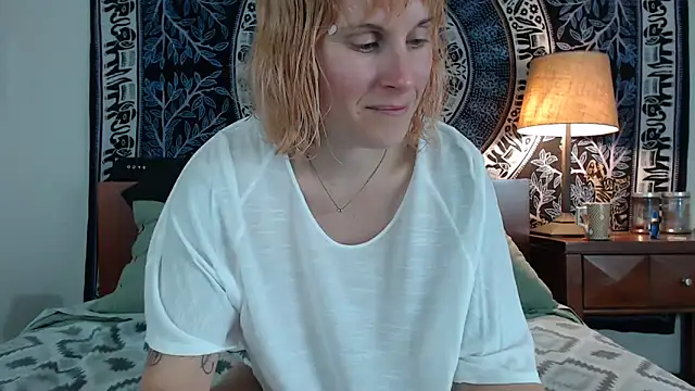 Snapshot of Cutikatxoxo chatting on February 18, 2025, 2:05 am Cutikatxoxo online show from February 18, 2025, 2:05 am