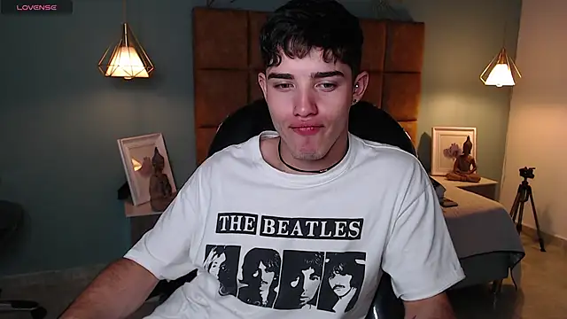 AlejooTwink online show from February 3, 2025, 10:11 pm