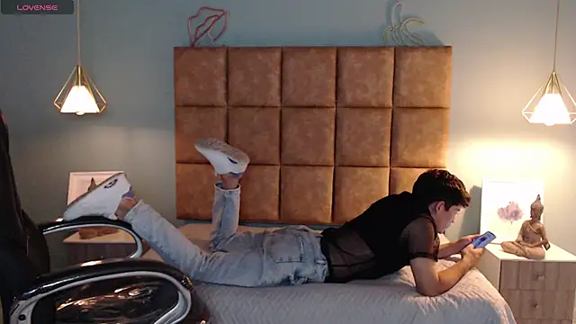 AlejooTwink online show from February 26, 2025, 9:27 pm