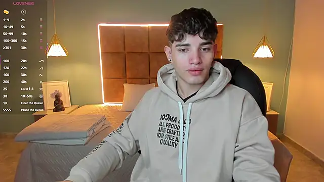 AlejooTwink online show from October 15, 2025, 3:06 am