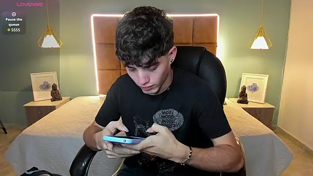 AlejooTwink online show from November 23, 2025, 3:39 am