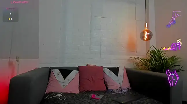 Snapshot of Layla_707 chatting on December 7, 2024, 2:31 am Layla 707 online show from December 7, 2024, 2:31 am