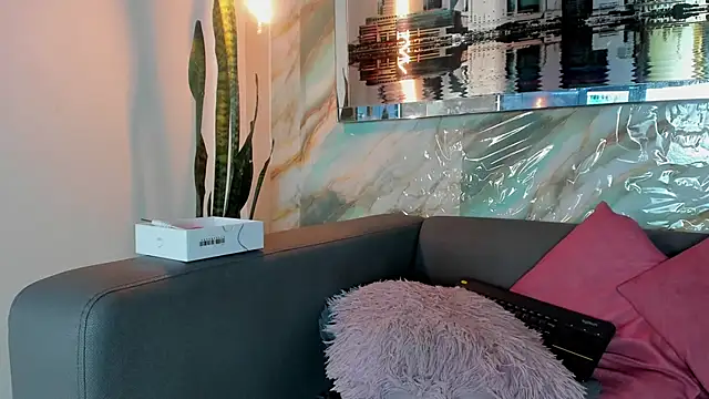 Snapshot of Layla_707 chatting on March 8, 2025, 10:56 pm Layla 707 online show from March 8, 2025, 10:56 pm