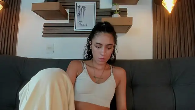 Snapshot of Layla_707 chatting on September 15, 2025, 10:10 pm Layla 707 online show from September 15, 2025, 10:10 pm