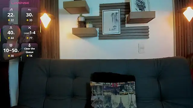 Snapshot of Layla_707 chatting on October 8, 2025, 12:08 am Layla 707 online show from October 8, 2025, 12:08 am