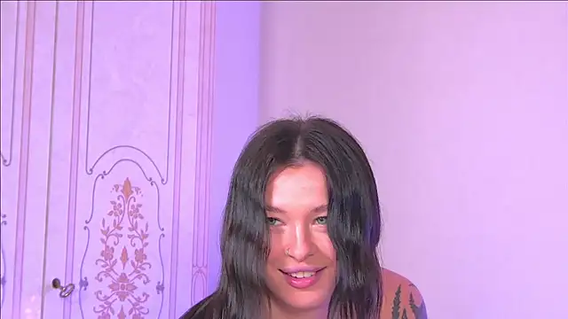 AlexandraBloom online show from January 8, 2025, 9:12 pm