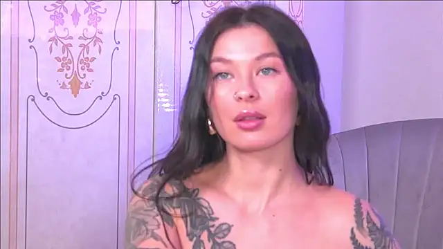 AlexandraBloom online show from January 9, 2025, 12:14 am